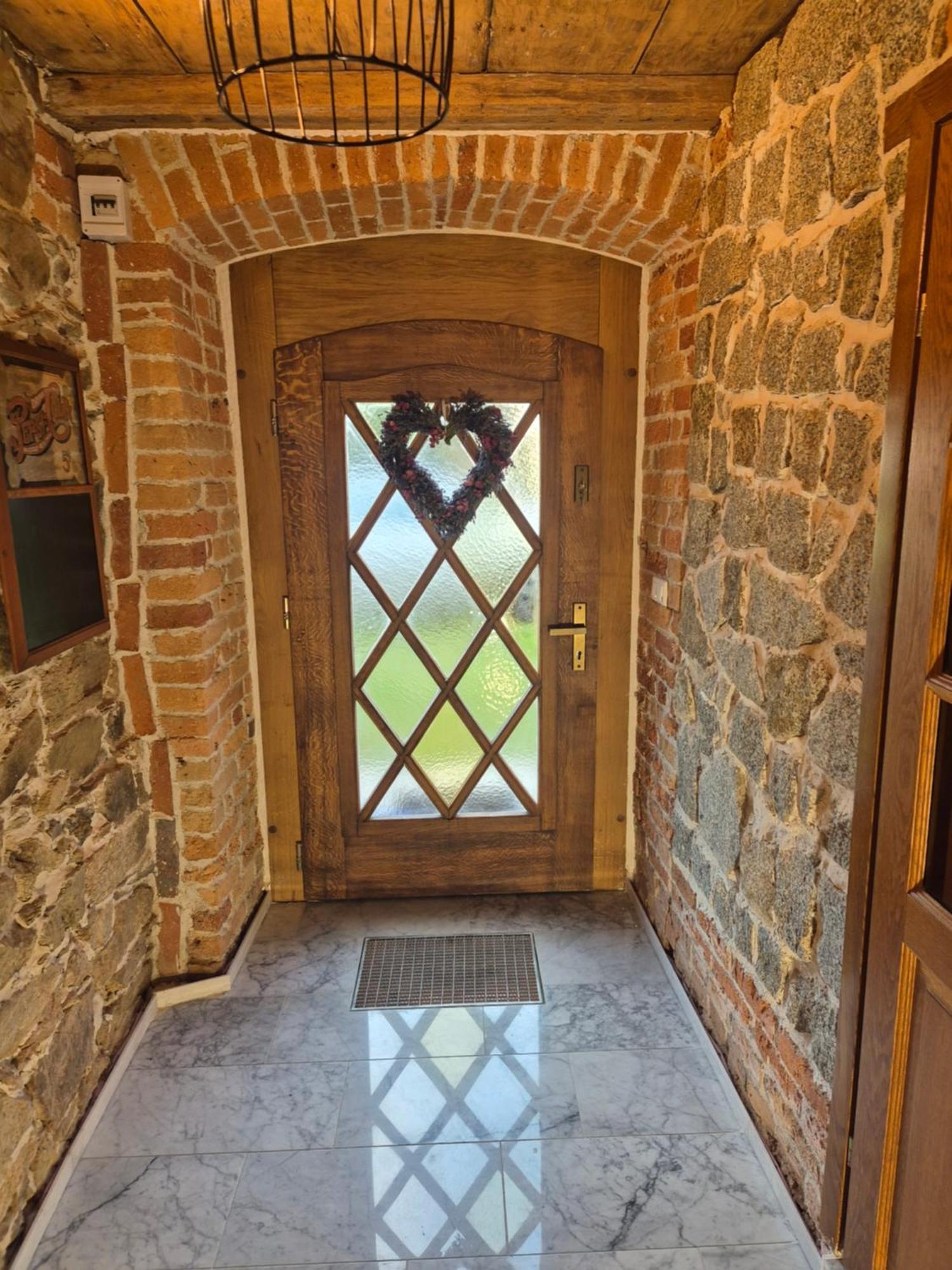 Marmurowa Winnica Apartment Lesna